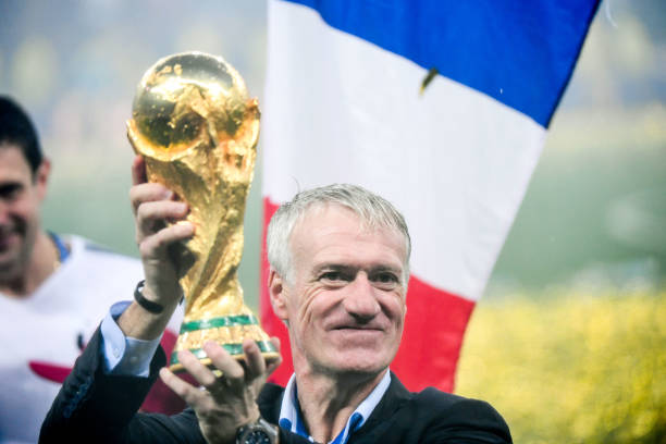 瓦罗执教球 瓦罗执教球